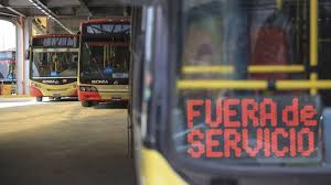 Paro de colectivos paraliza el país: UTA ratifica la medida y el Gobierno la califica de “extorsiva”
