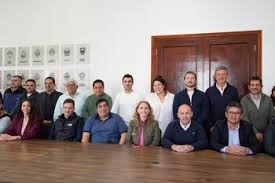 Torres lanza un pacto fiscal con intendentes para bajar Ingresos Brutos y ordenar las cuentas municipales