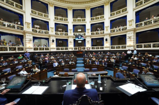 Cristina y Kicillof chocan por las reelecciones: 82 intendentes y 21 legisladores en la cuerda floja