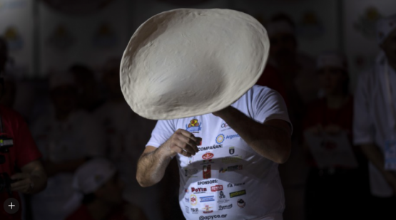 Crisis gourmet: los restaurantes se rinden a la pizza y la pasta por el derrumbe del consumo