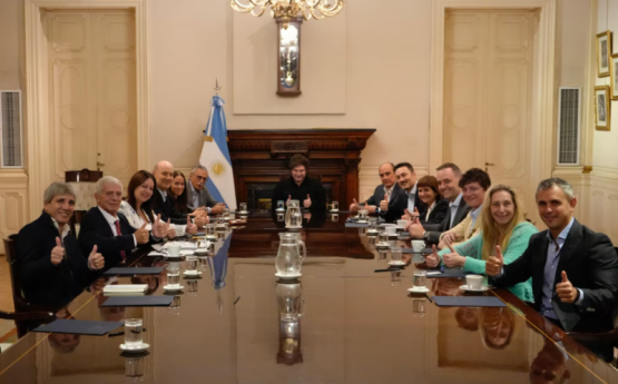 Milei reunió a su gabinete por YPF y definió estrategia judicial