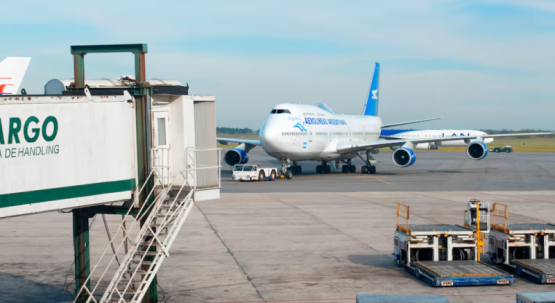 Tensión en el aire: gremios aeronáuticos amenazan con paros
