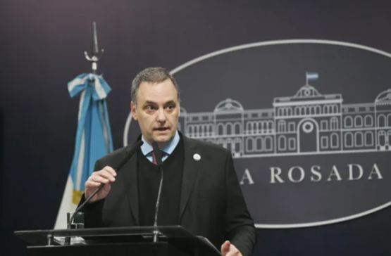 Adorni defendió los cierres de Milei: “Ahorro de USD 2.000 millones”