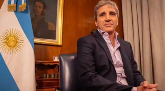 Caputo actualiza Ganancias y Monotributo, pero el ajuste sigue