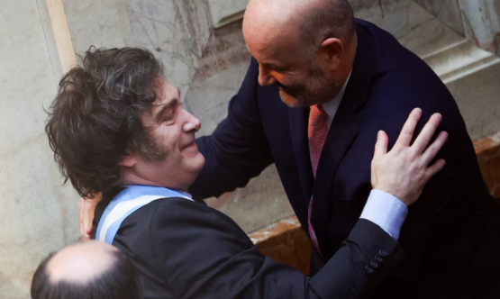 Sturzenegger pidió no vetar la ley: ¿guiño al Congreso o cálculo frío?