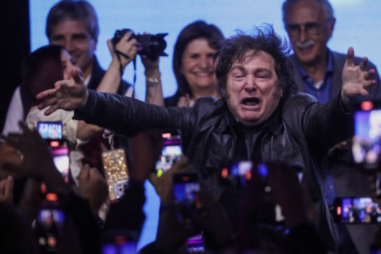 Milei desembarca en La Plata para lanzar la campaña bonaerense