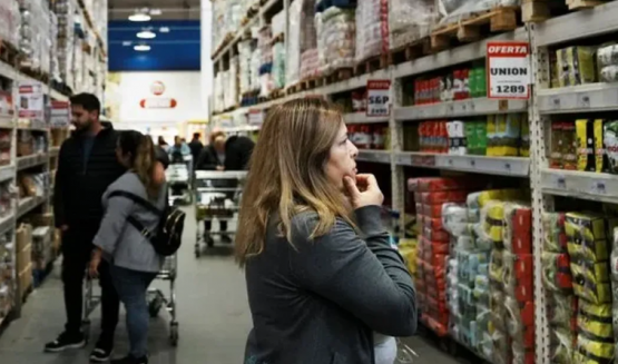 Inflación laboral en alza: salarios bajo fuego mientras Milei quiere pintar números tranquilos