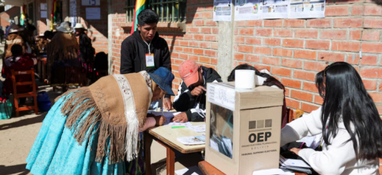 Bolivia podría poner fin a 20 años de dominio del MAS