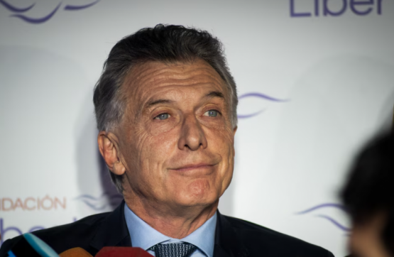 Macri mira desde afuera: silencio y distancia frente al huracán libertario