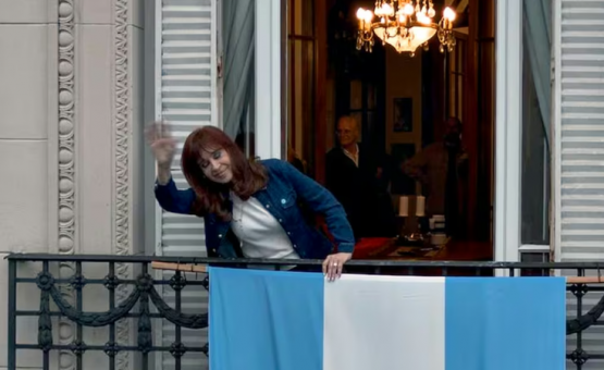 Exabogado de Cristina acusa a los medios de presionar al tribunal