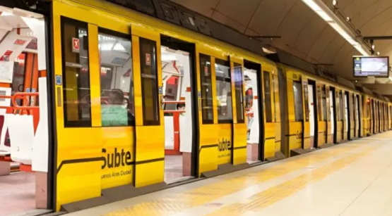  Liberan molinetes en la Línea B y crece el conflicto en el subte porteño