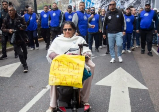 La deuda llegó a la calle y la CGT desafía a Milei
